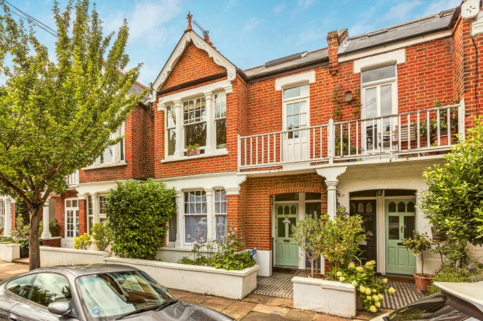 2 Bedroom Apartment To Rent In St Ann's Road, London, SW13