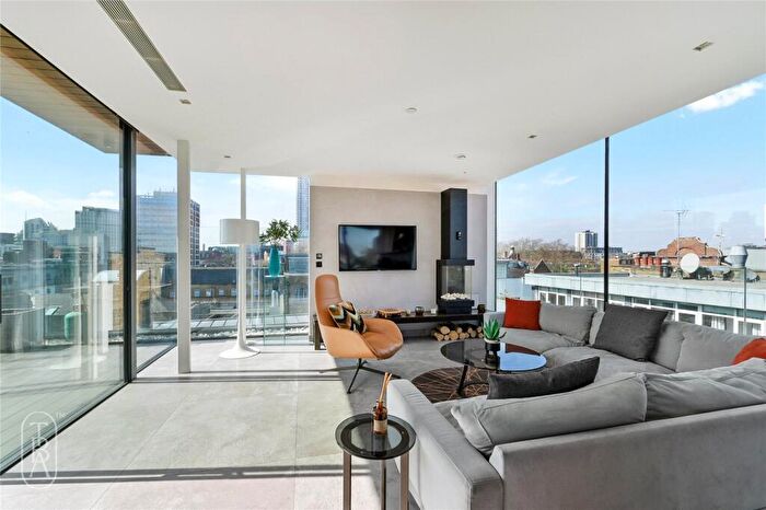 3 Bedroom Penthouse To Rent In Hoxton Square, London, N1