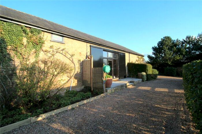 3 Bedroom Barn Conversion To Rent In Dagnall, Berkhamsted, HP4