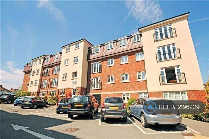 2 Bedroom Flat To Rent In Field House, Morden, SM4