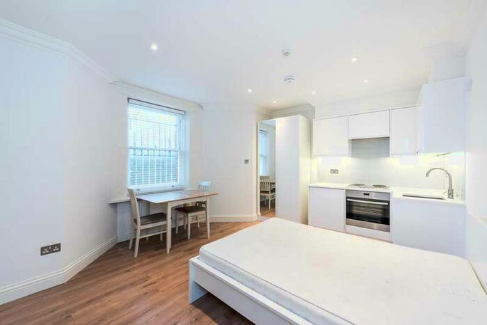 Flat To Rent In Vincent Square, Westminster, SW1P