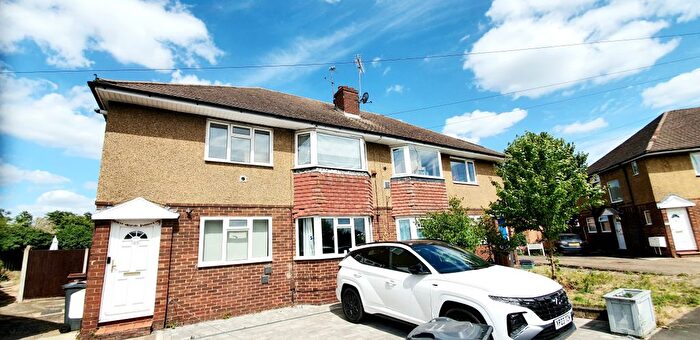 2 Bedroom Maisonette To Rent In Bedfont Close, Feltham, TW14