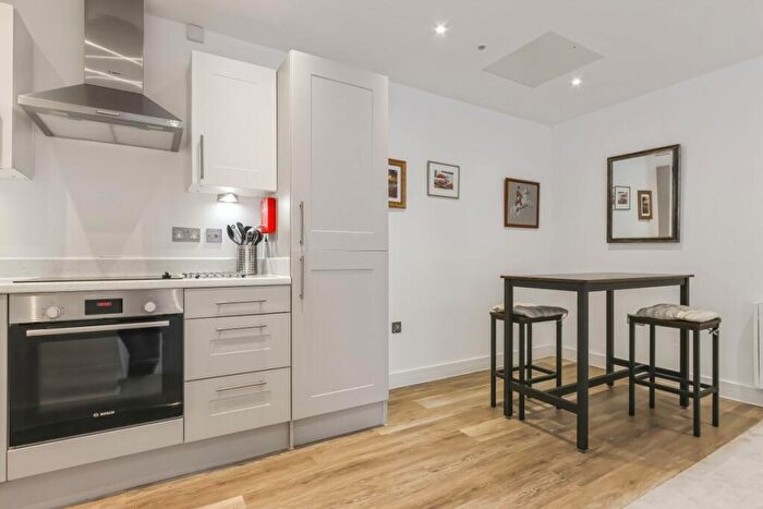 1 Bedroom Maisonette To Rent In Norwich Avenue West, Bournemouth, BH2