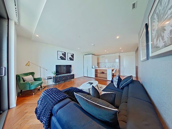 2 Bedroom Flat For Sale In Ambassador Building, Nine Elms, SW11