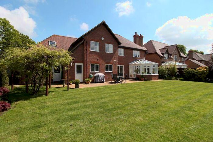 5 Bedroom Detached House For Sale In The Cloches, Beeston, SG19