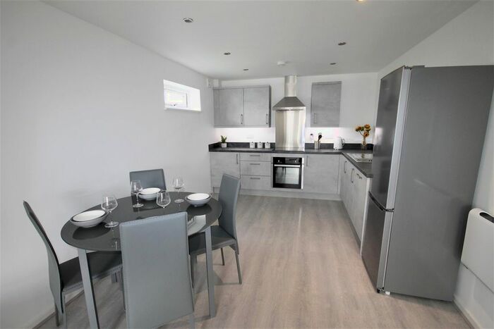 2 Bedroom Flat To Rent In Walmsley Court, Wellington Road, Eccles, M30