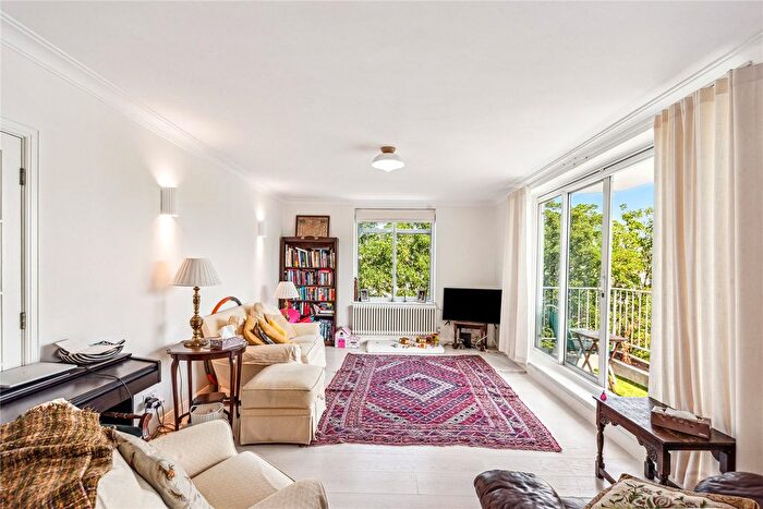 2 Bedroom Flat To Rent In Abbotsbury Road, Holland Park, London, W14