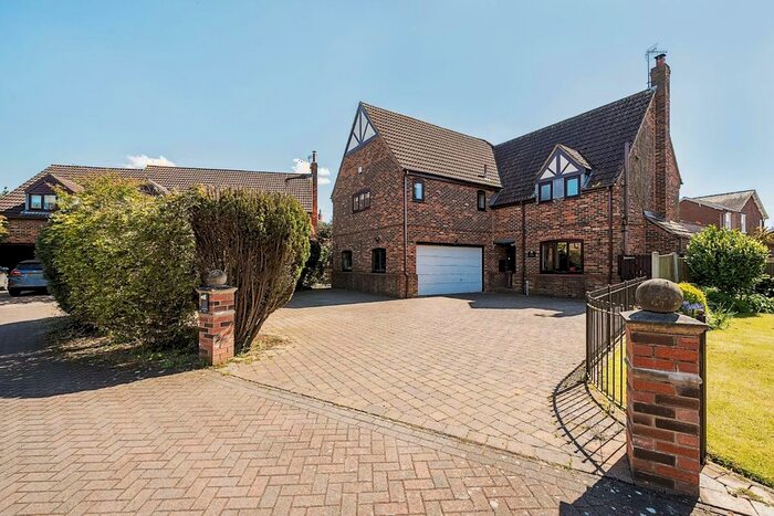 4 Bedroom Detached House For Sale In King Rudding Close, Riccall, York, YO19