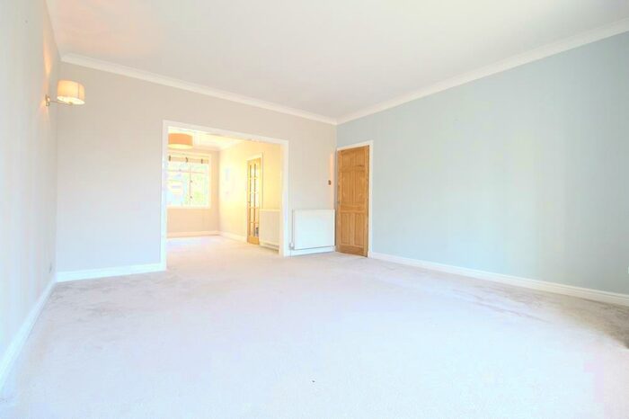 3 Bedroom Semi-Detached House To Rent In Kinaldie Crescent, Aberdeen, AB15