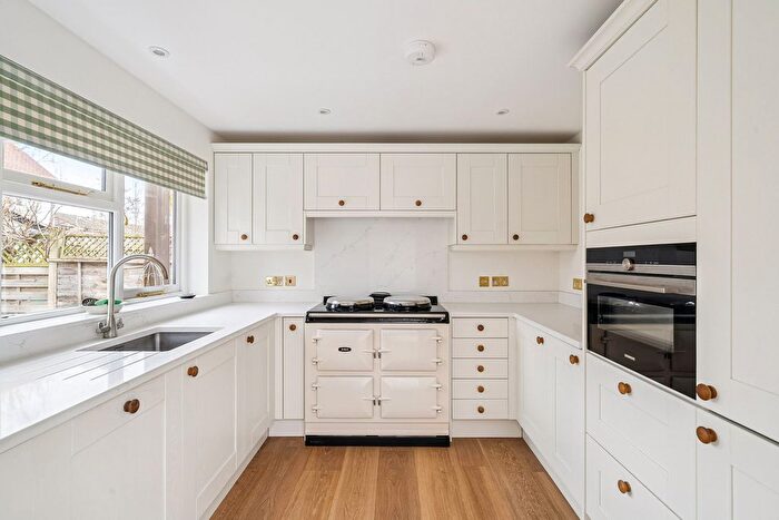 2 Bedroom Semi Detached House To Rent In Winterdown Road, Surrey, KT10