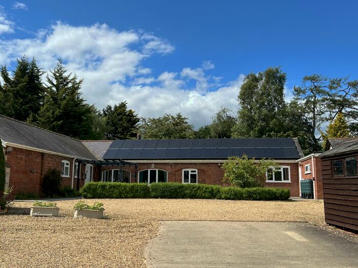 4 Bedroom Bungalow To Rent In Rookery Lane, Stretton, Oakham, LE15