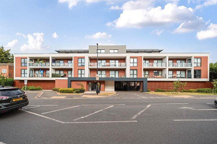 2 Bedroom Apartment For Sale In Oldfield Road, Maidenhead, SL6
