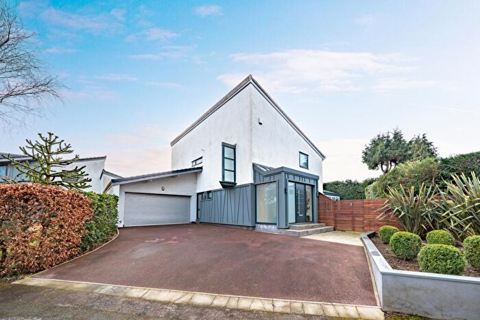 3 Bedroom Detached House For Sale In Manor Way, Failand, Bristol, BS8