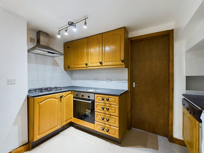 2 Bedroom Flat To Rent In Garratt Terrace, London, SW17