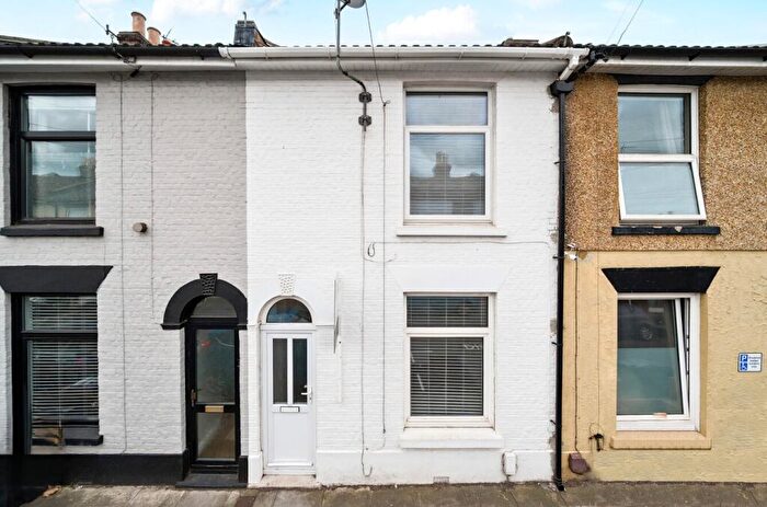 3 Bedroom Terraced House For Sale In Winchester Road, Portsmouth, Hampshire, PO2