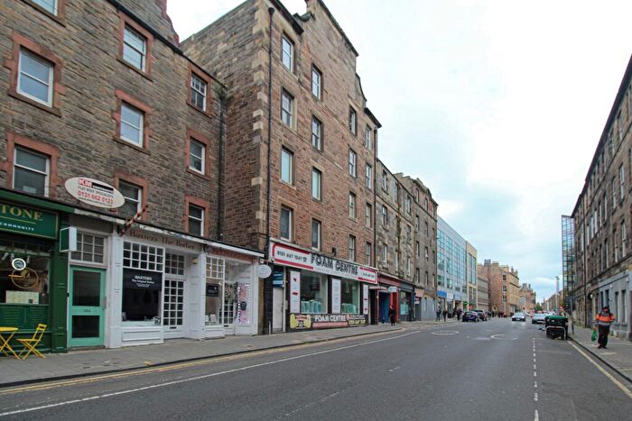 3 Bedroom Flat To Rent In Causewayside, Edinburgh, EH9