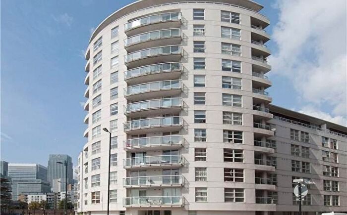 1 Bedroom Flat To Rent In Aurora Building, Blackwall Way, South Quay, Canary Wharf, London, E14
