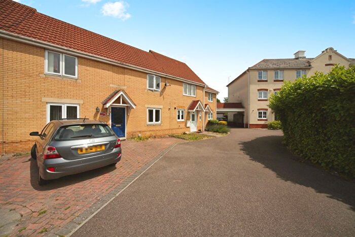 6 Bedroom Terraced House For Sale In Morgan Close, Luton, LU4