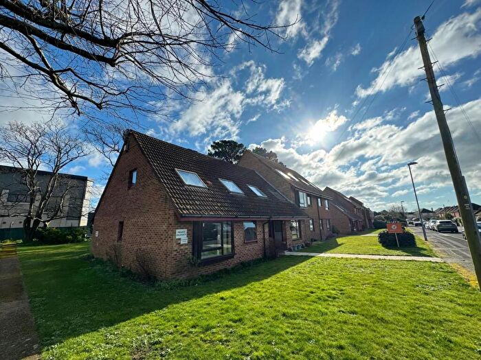 1 Bedroom Flat To Rent In Somerford Way, Christchurch, BH23