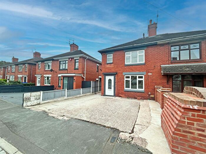 3 Bedroom Semi-Detached House To Rent In Woodlands Road, Stoke-On-Trent, ST4