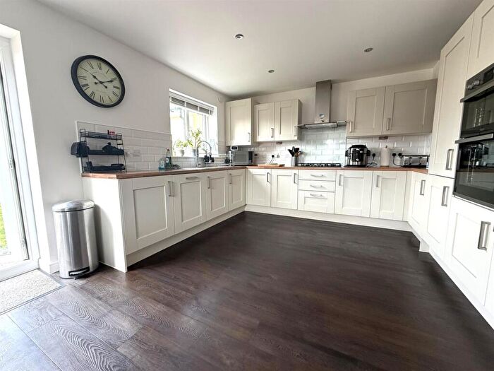 4 Bedroom Detached House For Sale In Sandown Crescent, Corsham, SN13