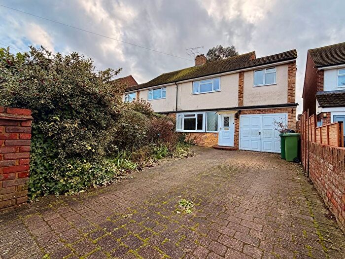 4 Bedroom Semi Detached House To Rent In Ashurst Drive, Shepperton, TW17
