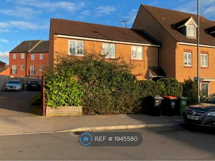 2 Bedroom Flat To Rent In Turnham Drive, Leighton Buzzard, LU7