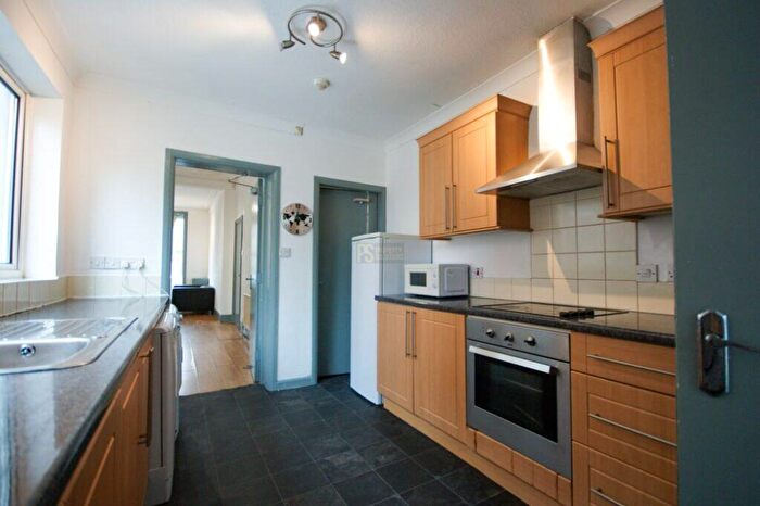 5 Bedroom End Of Terrace House To Rent In Pershore Road, Selly Park, Birmingham, B29