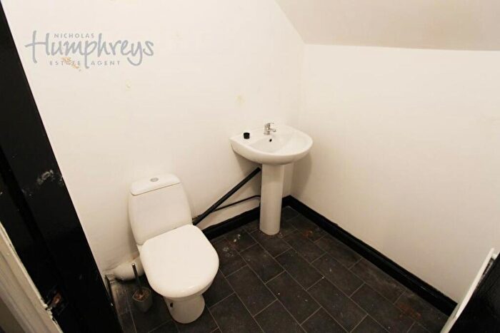 1 Bedroom Flat To Rent In Summerfield Crescent -, B16