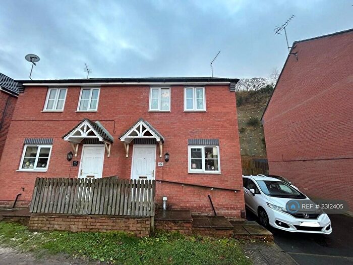 3 Bedroom Semi-Detached House To Rent In Bank End Close, Mansfield, NG18