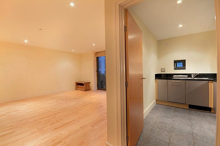 2 Bedroom Flat To Rent In City Walk, London, SE1