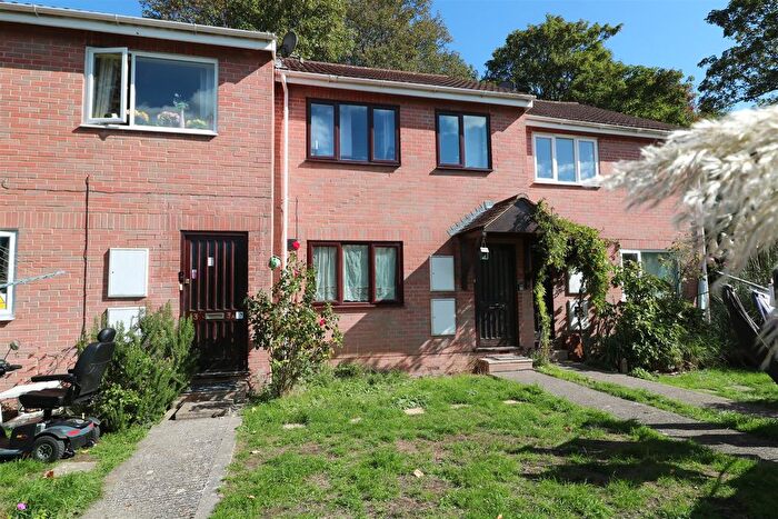 1 Bedroom Flat For Sale In Innox Mill Close, Trowbridge, BA14