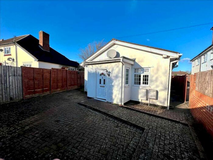 2 Bedroom Bungalow To Rent In Marina Way, Iver, SL0