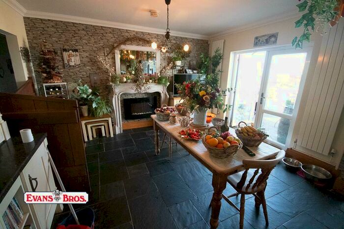 5 Bedroom Smallholding For Sale In Llanarthney, Nr Carmarthen, SA32