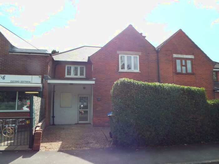 4 Bedroom House To Rent In Broadlands Road, Highfield, SO17