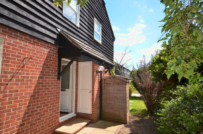 1 Bedroom Terraced House To Rent In Harkness Road, Burnham, SL1