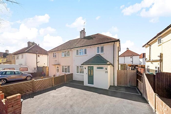 3 Bedroom Semi Detached House For Sale In Hillside Road, Croydon, CR0