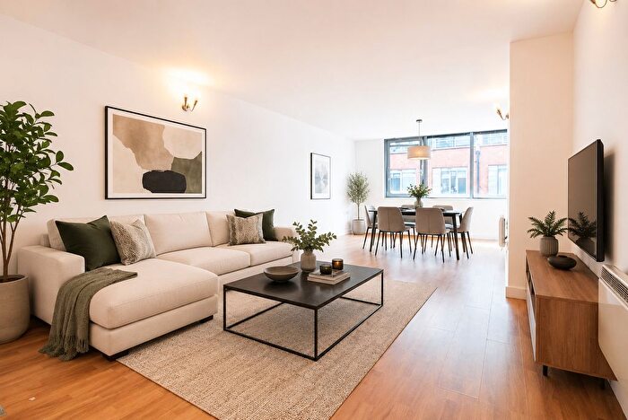 2 Bedroom Flat To Rent In Queens Road, Nottingham, NG2