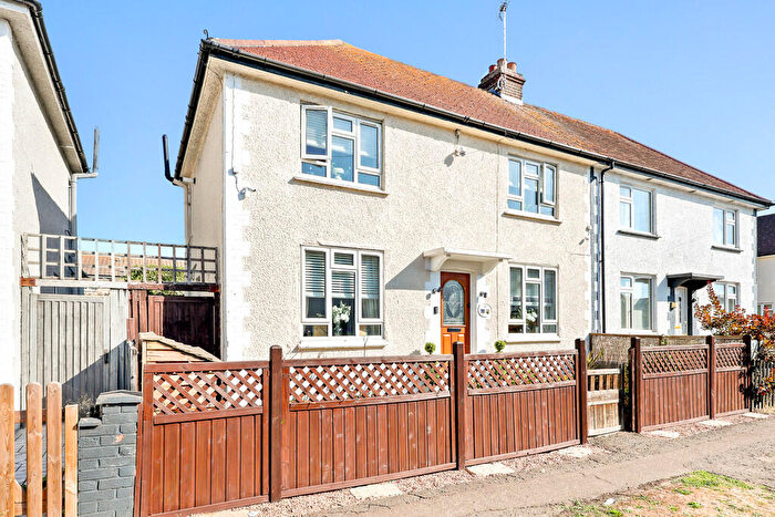 3 Bedroom Semi-Detached House For Sale In Harold Crescent, Waltham Abbey, EN9