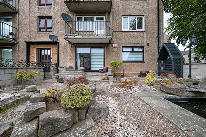 2 Bedroom Flat For Sale In Myrekirk Terrace, Dundee, DD2