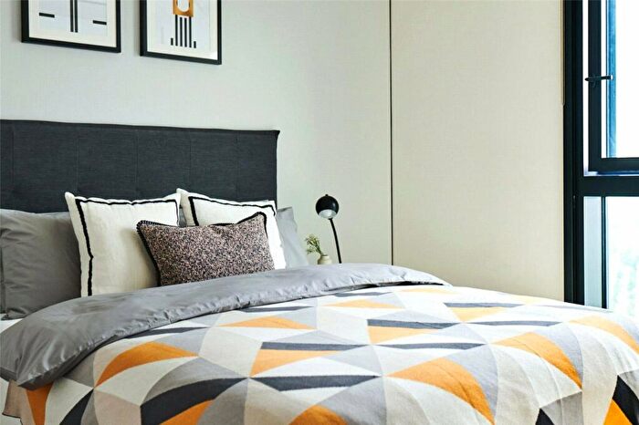 1 Bedroom Apartment To Rent In Uncle Elephant & Castle, Churchyard Row, SE11