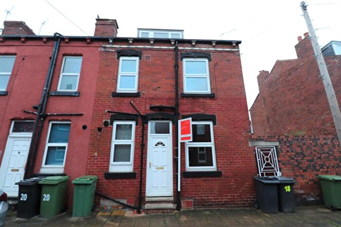 2 Bedroom House To Rent In Barden Terrace, Leeds, West Yorkshire, LS12