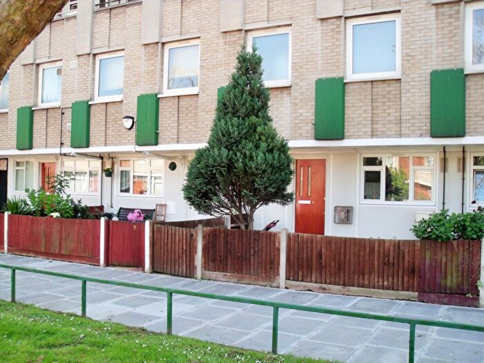 4 Bedroom Flat To Rent In Doric House, Mace Street, Bethnal Green, E2