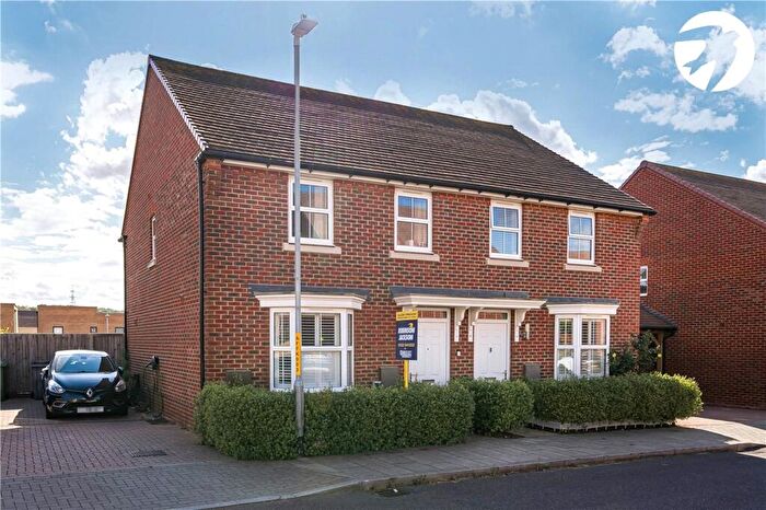 3 Bedroom Semi Detached House For Sale In Freeman Close, Castle Hill, Ebbsfleet Valley, Swanscombe, DA10