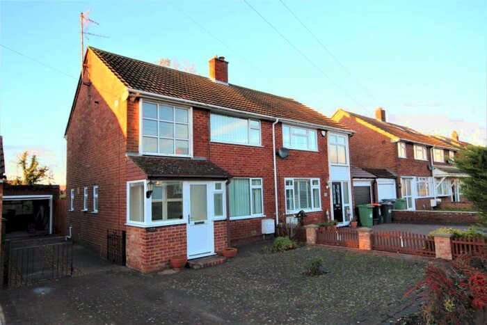 3 Bedroom Semi-Detached House To Rent In Norman Road, Barton-Le-Clay Bedford, MK45