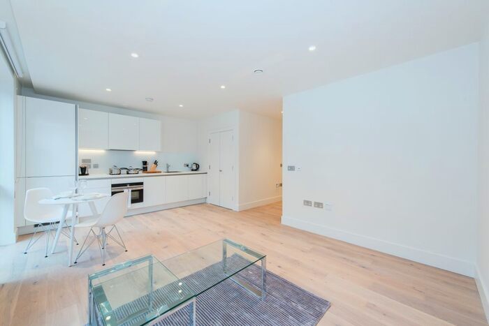 Studio To Rent In Atrium Apartments, West Row, West Kensington, W10