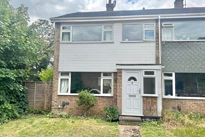 3 Bedroom End Of Terrace House For Sale In Mount View, Church Lane West, Aldershot, Hampshire, GU11