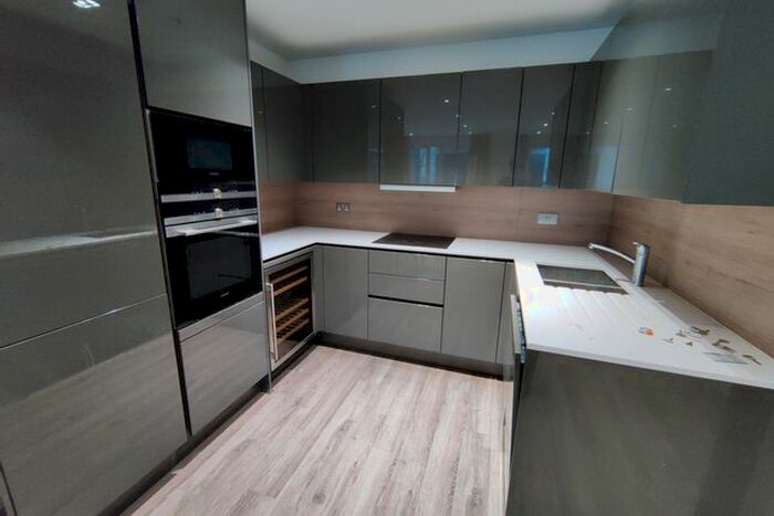 3 Bedroom Flat To Rent In Devan Grove, London, N4