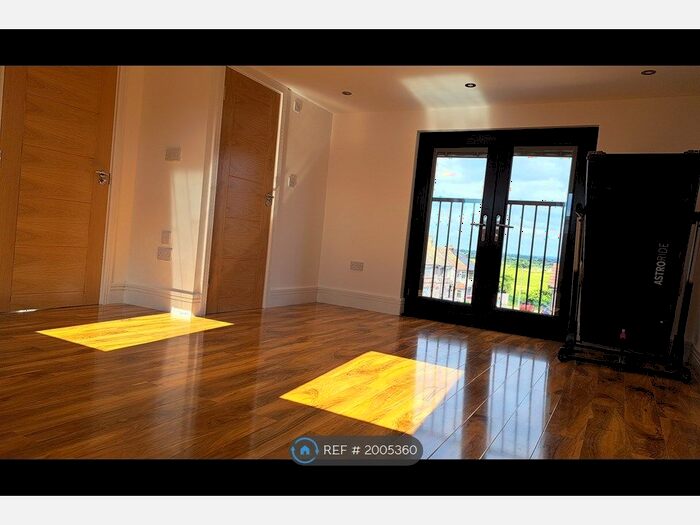 Studio To Rent In Kept Private, London, RM6