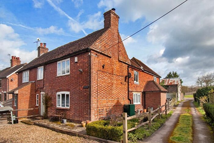 3 Bedroom Semi Detached House For Sale In Ashtree Cottages, Goudhurst Road, Marden, Kent, TN12